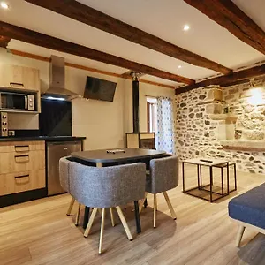 Jolie Maison Deux Et Canape-lit #au Coeur Du Village# Vakantiehuis